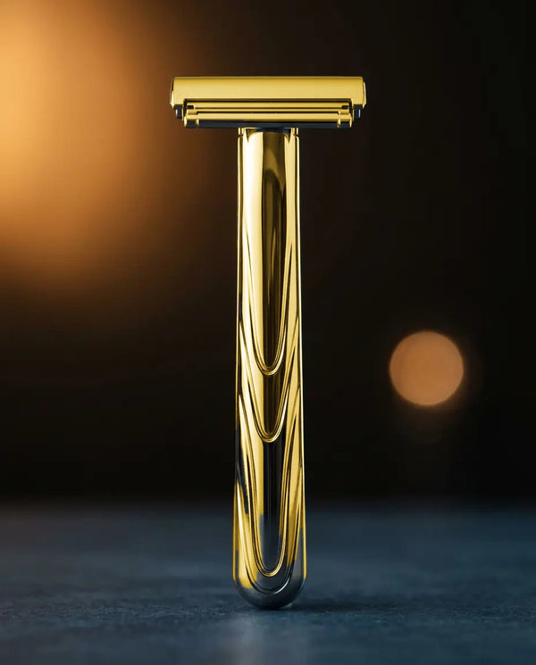 NORDSHAVE SKARP Rasierhobel in Gold, stehende Frontansicht